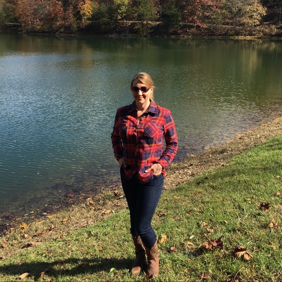 Meet your Posher, Meredith - Picture 1 of 3